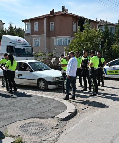 Kırıkkale’de 14 Yaşındaki Ehliyetsiz Sürücü Sınav Aracına Çarptı! 4 Kişi Yaralandı