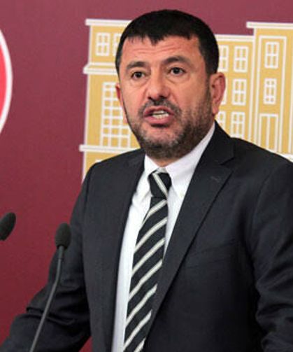 Milletvekili Veli Ağbaba Pazarda Fenalaşarak Hastaneye Kaldırıldı
