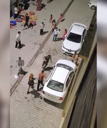 Şanlıurfa’da aynı sokakta oturan iki grup birbirine girdi! 2 kişi yaralandı