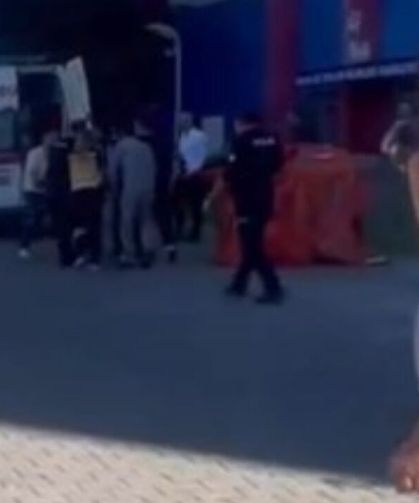 Üniversitede 3'üncü kattan düşen öğrenci yaralandı