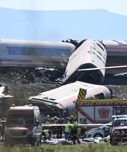 68 kişinin öldüğü tren kazası sonrası 3 günlük ulusal yas ilan edildi