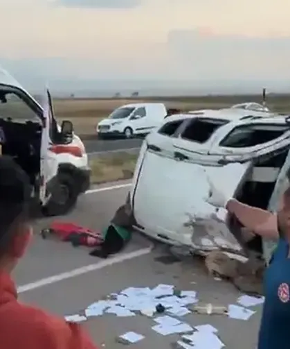 Düğün davetiyesi götürdükleri araç takla attı; 3'ü çocuk 6 yaralı