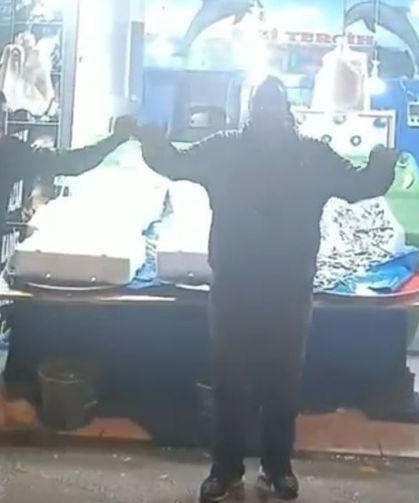 Polatlı'da 500 Kasa Palamut Satan Balıkçı Halay Çekti