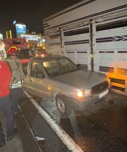Avcılar'da Zincirleme Trafik Kazasında 4 Kişi Yaralandı