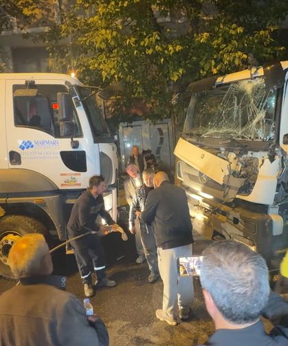 Avcılar'da yokuşta kayan beton pompası park halindeki 7 araca çarptı
