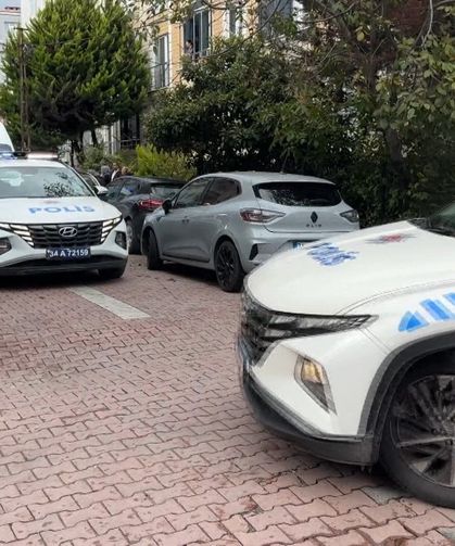 Avcılar'da Bıçaklı Kavgada 3 Kişi Yaralandı