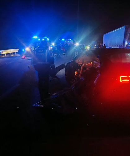 Bingöl'de otomobil bariyerlere çaptı: 2 ölü, 2 yaralı