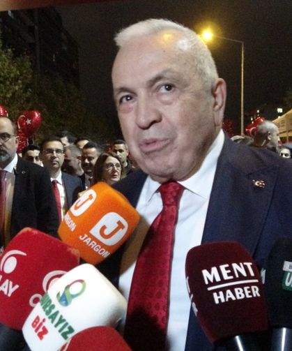 Bursa'da Cumhuriyet Yürüyüşü ve Can Bonomo Konseri Yapıldı