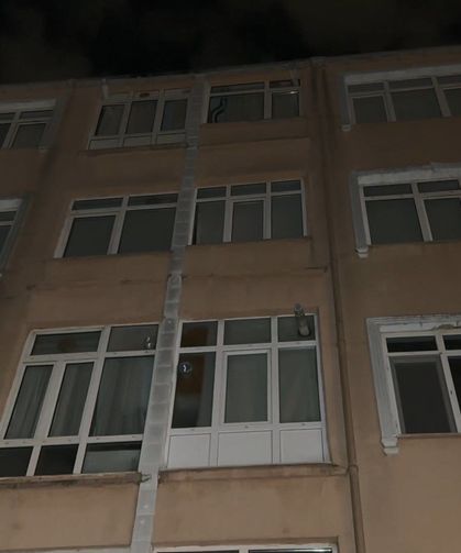 Eyüpsultan'da Ses Geldiği Bildirilen 5 Katlı Bina Tahliye Edildi