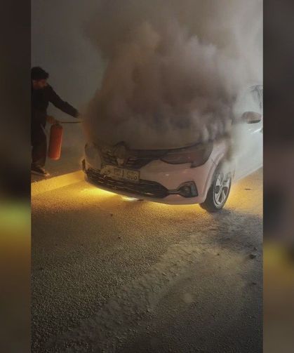 Sultangazi'de Seyir Halindeki Otomobil Alev Alev Yandı