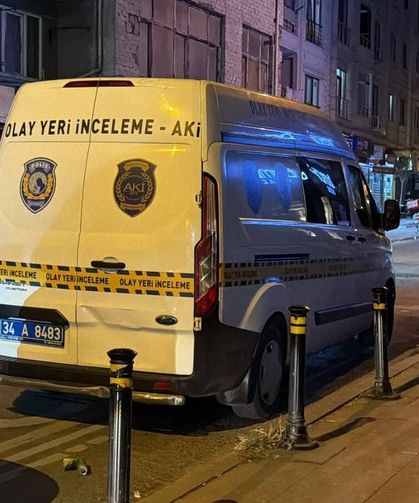 Zeytinburnu'nda Silahlı Kavgada Binalara Mermi İsabet Etti