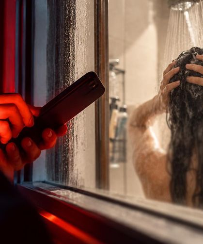 Duş Alan Genç Kadını Gizlice Kaydetti! Şüphelinin Telefonundan 10 Video Çıktı