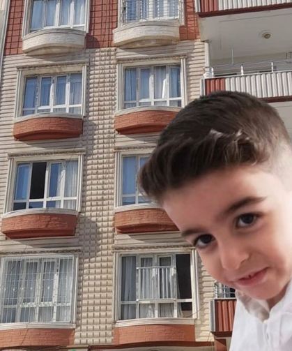 Gaziantep’te 5’inci kattan düşen 4 yaşındaki Müslüm Efe hayatını kaybetti
