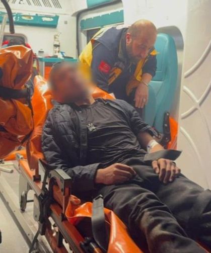 Göçmenleri taşıyan minibüs dereye uçtu: 20 yaralı
