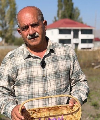 Esnaflığı bıraktı, kilosu 1 milyon lira olan dünyanın en pahalı baharatını yetiştirdi