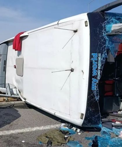Manisa'da tur otobüsü kazasında 11 kişi hayatını kaybetti, 27 kişi yaralandı