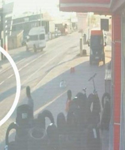 Motosikletiyle kaza yapan 14 yaşındaki çocuk ağır yaralandı
