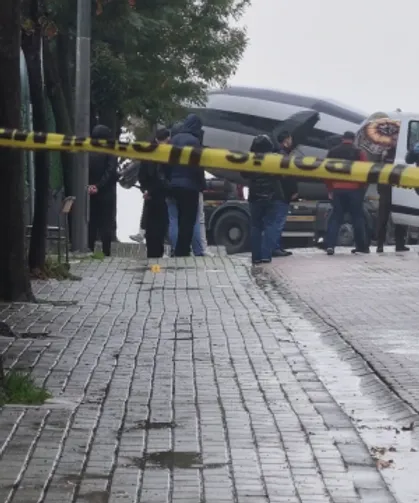 Okul Önünde Silahlı Kavga! Bekçi Veliyi Vurdu