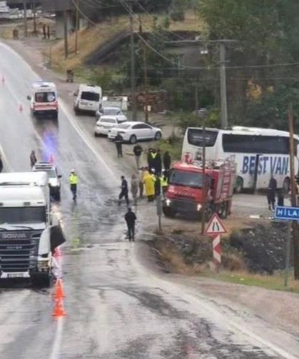 Otobüs ile tır çarpıştı: 15 yaralı