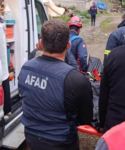 Uçuruma yuvarlanan otomobilin sürücüsü öldü
