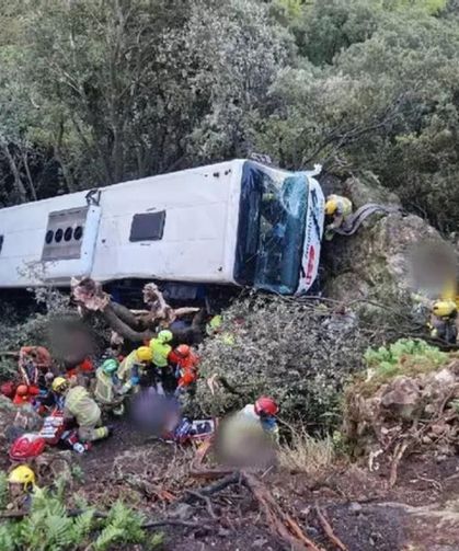 Yolcu Otobüsü 20 Metrelik Şarampolden Yuvarlandı: 83 Yaralı