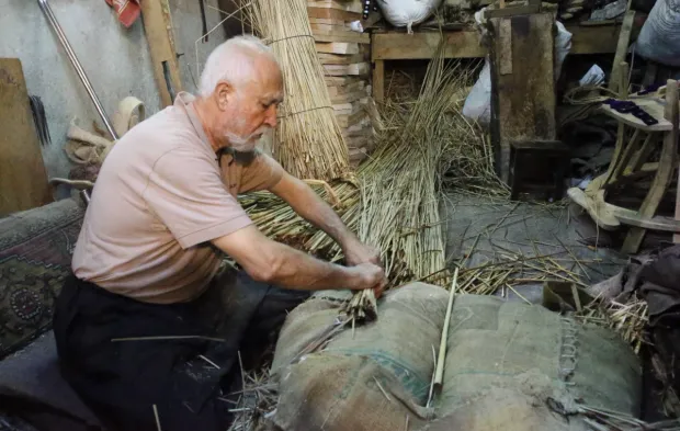 Kahramanmaraş’ta 60 yıllık semer ustası unutulan bir mesleği yaşatıyor! İşte 7 karede zanaatkâr Ali Özen