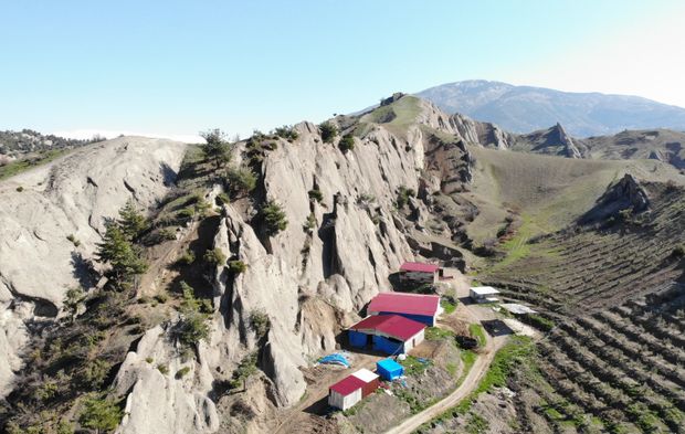 Kahramanmaraş’ta “ejderha sırtı” görünümlü sivri kayalar