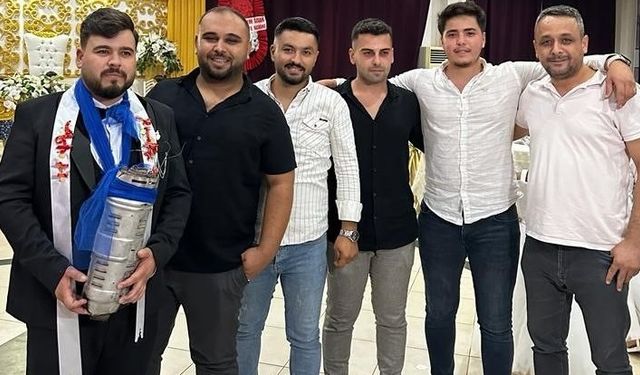 Damadın arkadaşları düğünde altın yerine “Katalizör” taktı