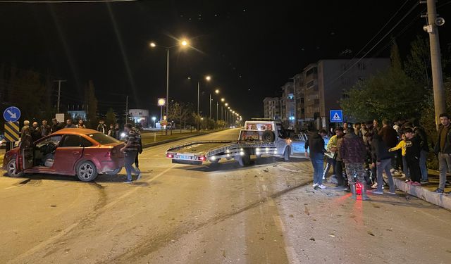 Kahramanmaraş'ta otomobil ile çarpışan motosikletteki 2 kişi ağır yaralandı