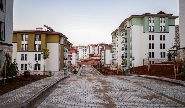 Depremin merkez üssü Elbistan'da yükselen afet konutları havadan görüntülendi