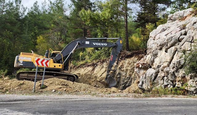 Büyükşehir, Andırın Kırsalında Ulaşım Yatırımlarını Sürdürüyor