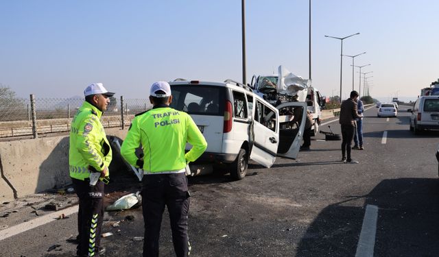 Otoyolda trafik kazası 3 ölü