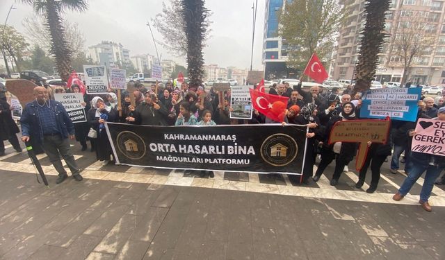 Kahramanmaraş'ta orta hasarlı  ev sahipleri eylem yaptı