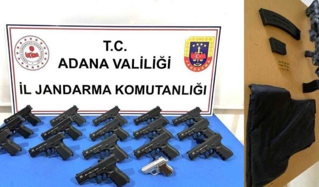 Otomobilde ruhsatsız 17 tabanca ele geçirildi