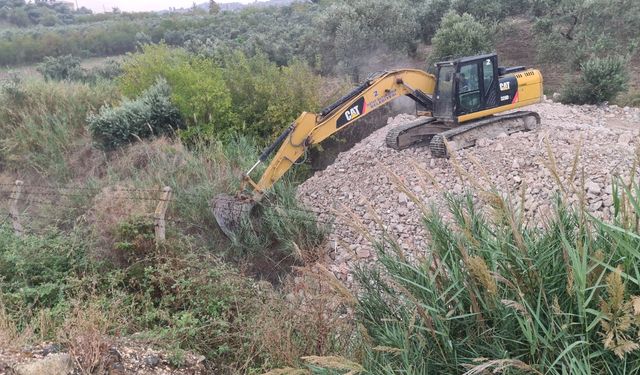 Büyükşehir Belediyesi dereleri ıslah ediyor   