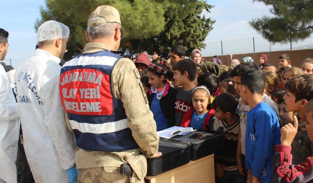 Jandarma ekipleri öğrencileri ziyaret etti