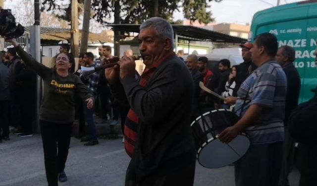 Cenaze töreninde davul zurna ve trampet çalındı  