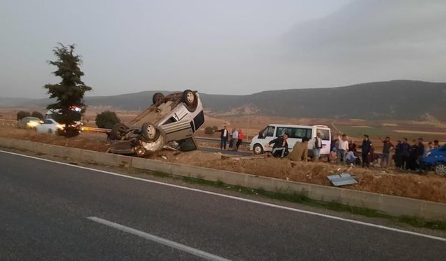 Pazarcık’ta hafif ticari araç takla attı 