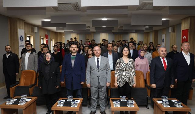 “Aşık Veysel” İstiklal Üniversitesi’nde Düzenlenen Programla Anıldı