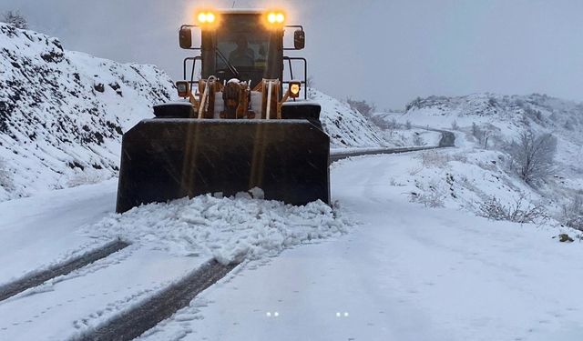 Kahramanmaraş kırsalına kar düştü ekipler müdahale etti