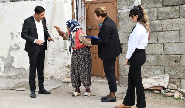 Mobil Halkla İlişkiler birimi, vatandaşların beklenti ve taleplerini dinliyor