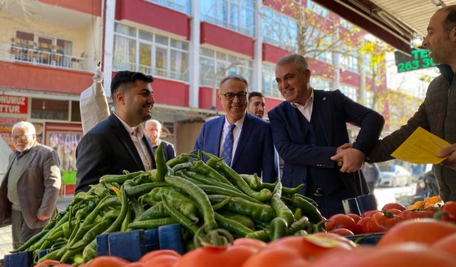 İYİ Parti Büyükşehir Belediye Başkan Adayı Mesut Dedeoğlu Ilıca da vatandaşlar ile buluştu