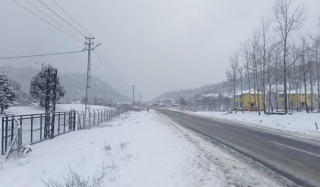 Şehir Merkezi ve Yüksek Kesimler Beyaza Büründü