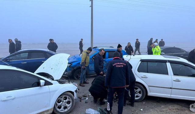 Göksun'da Yoğun Sis Nedeniyle Zincirleme Kaza: 15 Yaralı