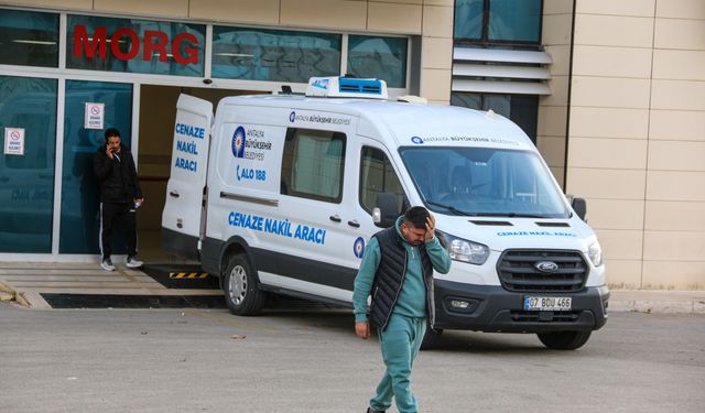 3 çocuğunun annesini 17 bıçak darbesiyle hayattan koparan koca tutuklandı  