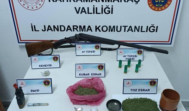 Kahramanmaraş'ta Otomobilde yapılan aramada uyuşturucu çıktı   