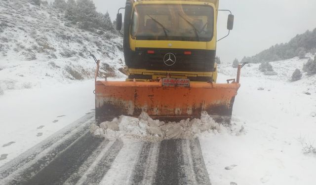 Kar Yağışı Sonrası Arterleri Ulaşıma Açık Tutuyor!