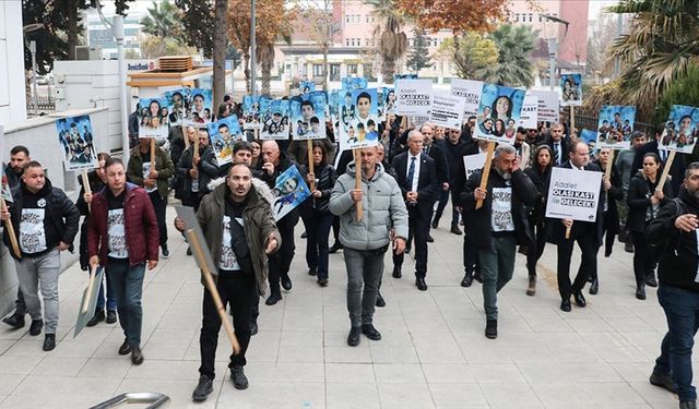 Depremde 72 kişinin hayatını kaybettiği İsias Oteli'ne ilişkin davanın görülmesine başlandı