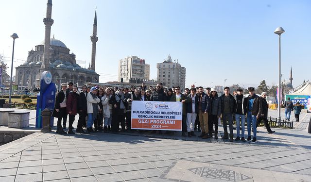 Dulkadiroğlu Belediyesi Öğrencilere Kapadokya Ve Erciyes Gezisi Düzenledi