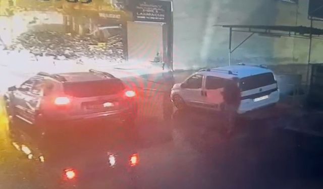 20 aracın lastiklerini kesen şahıs güvenlik kamerasına yakalandı